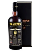 Klar flaske med lyst etiket og rødt Hampden Estate-logo, ældre udgave
